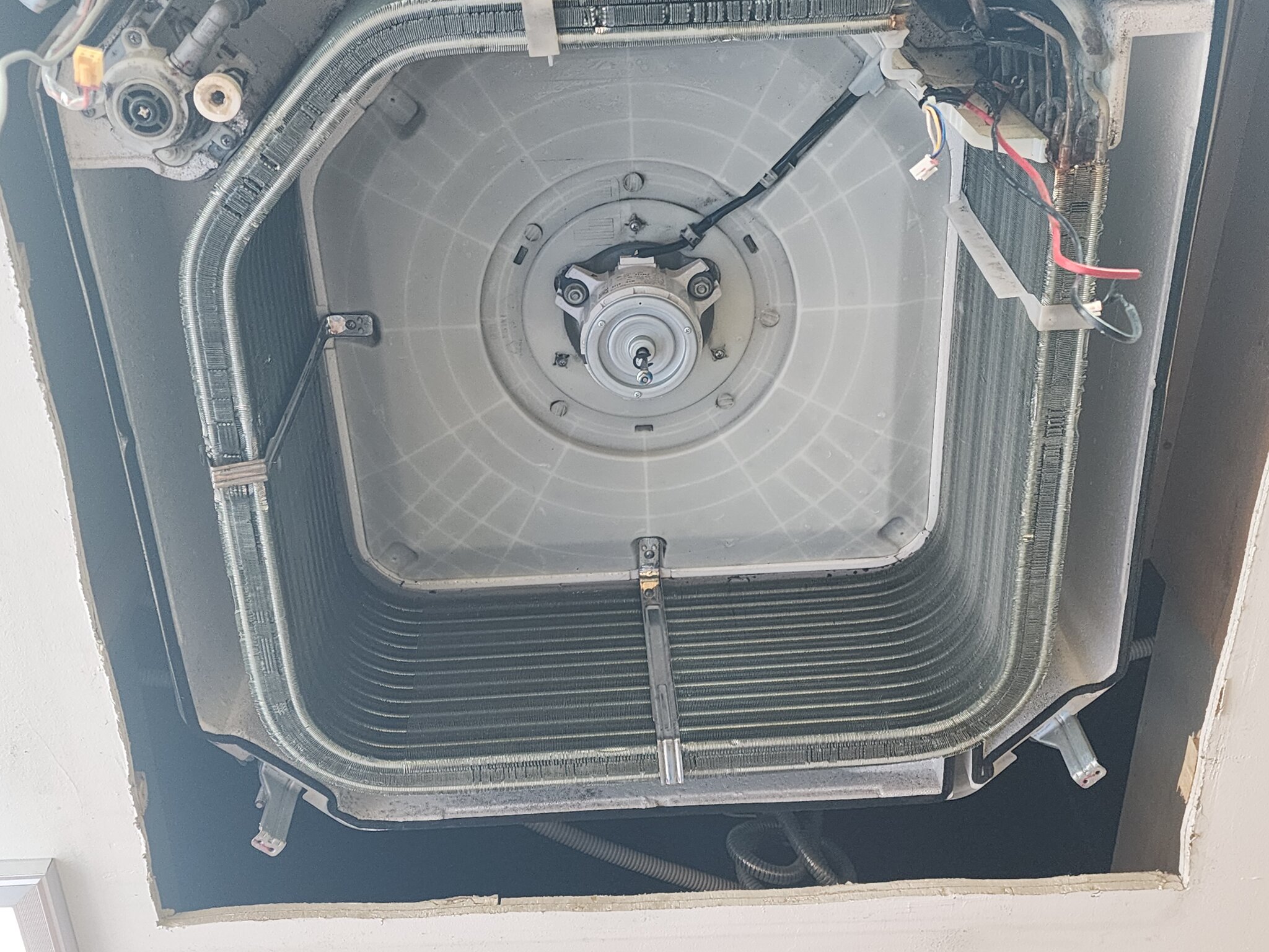 에어컨 청소 작업