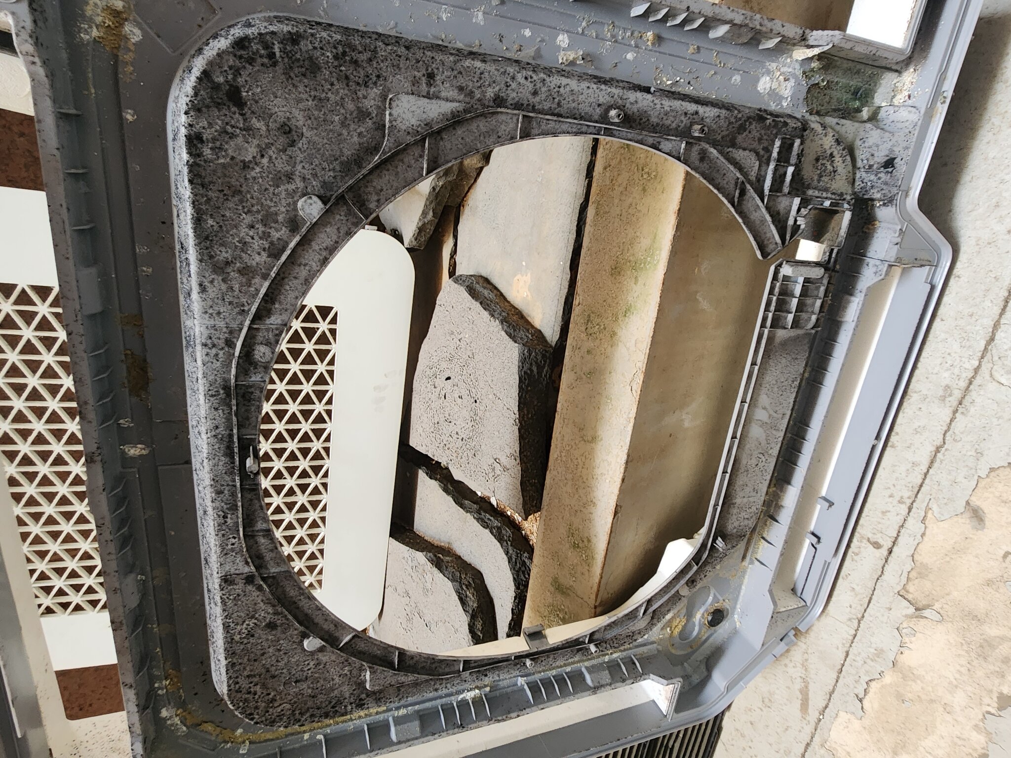 에어컨 청소 작업