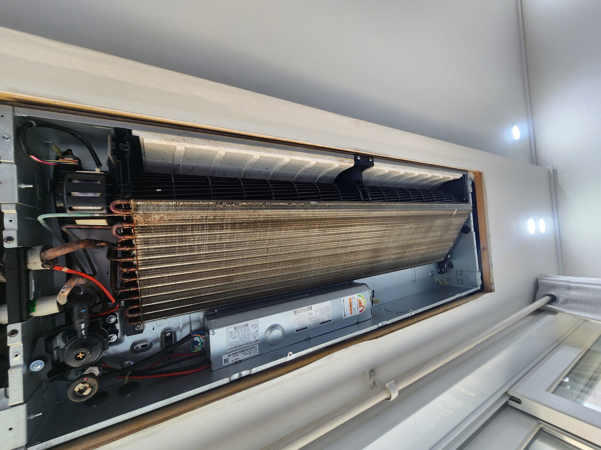 에어컨 청소 작업