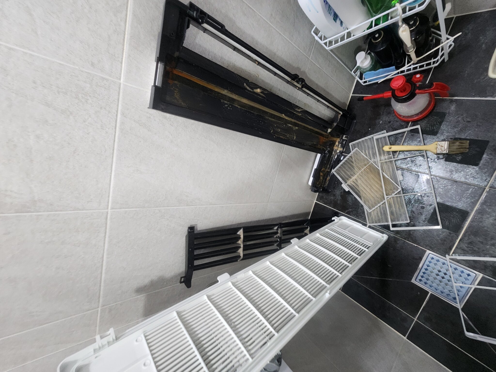 에어컨 청소 작업