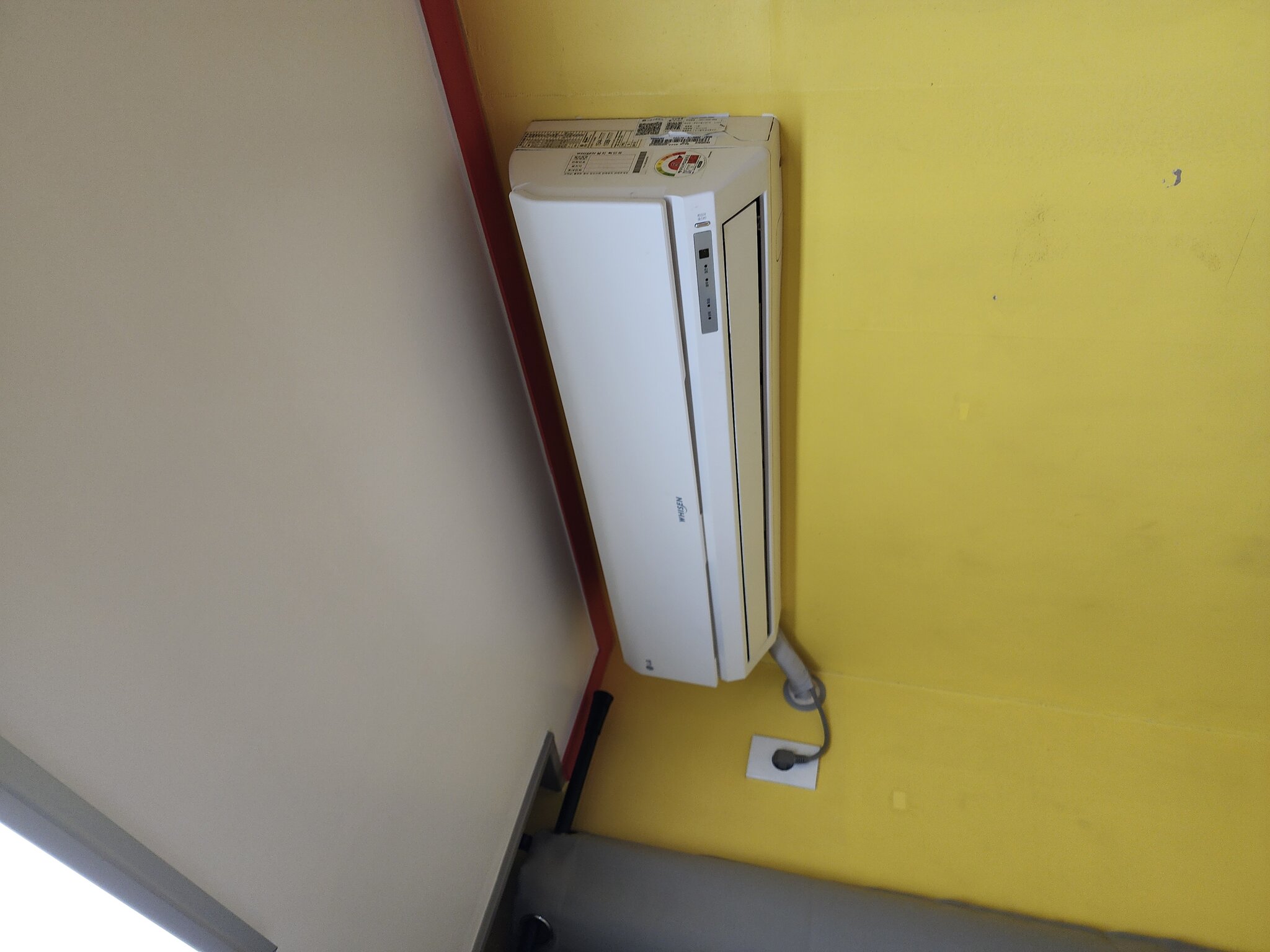 에어컨 설치 작업