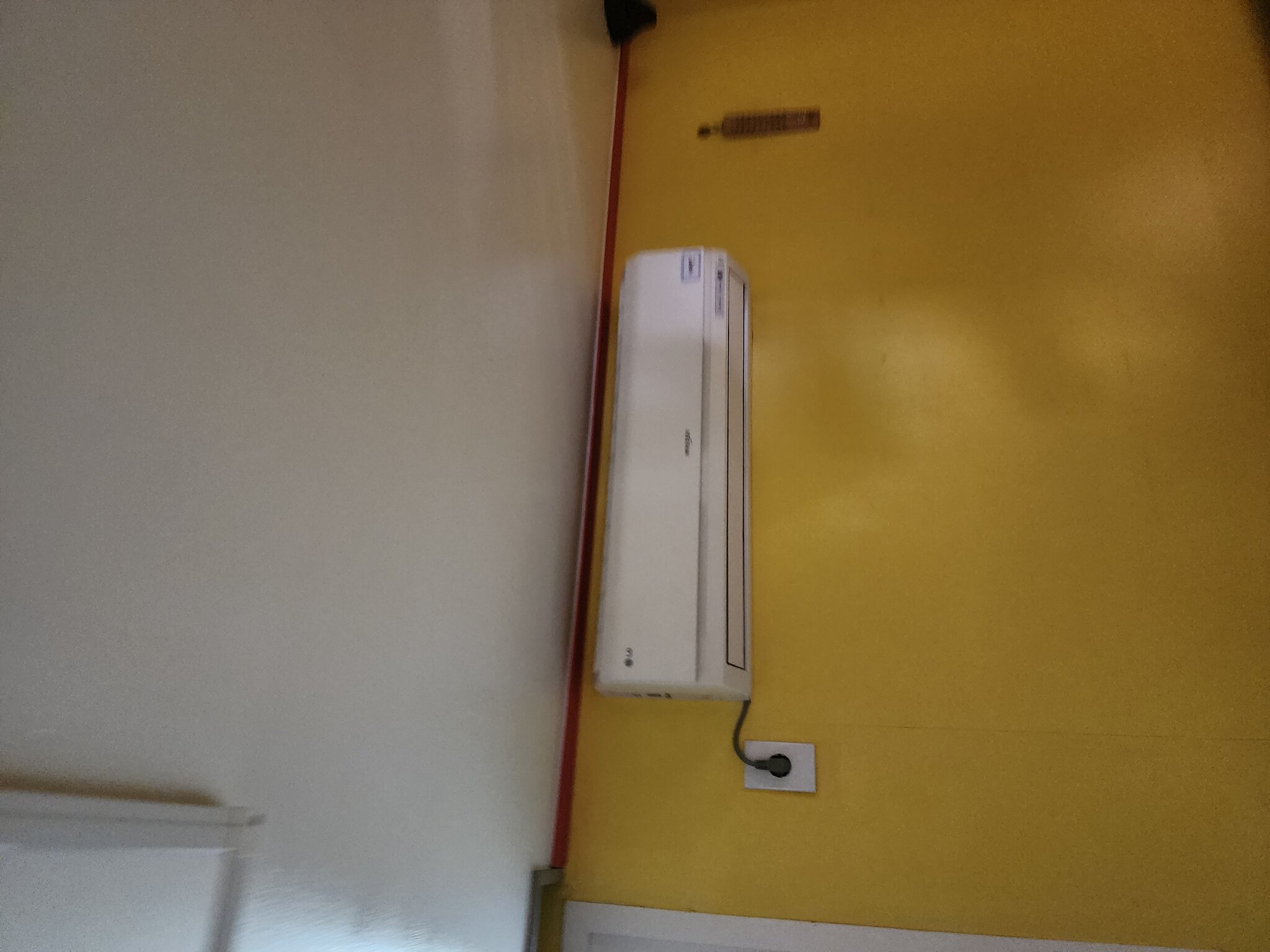 에어컨 설치 작업