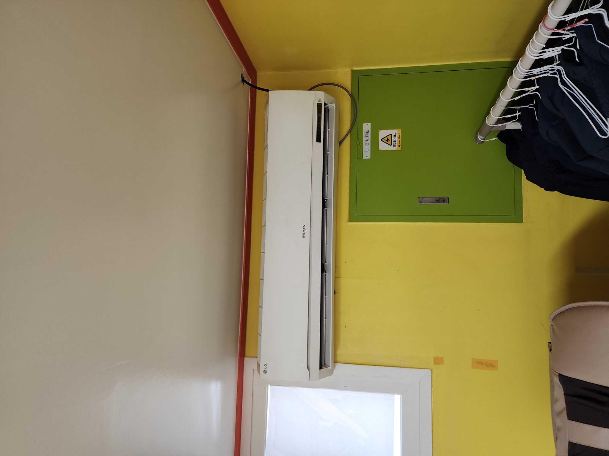 에어컨 설치 작업