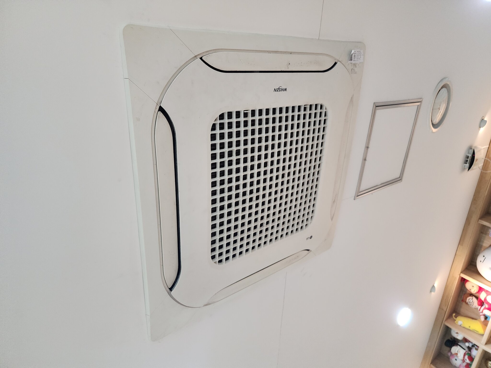 에어컨 설치 작업