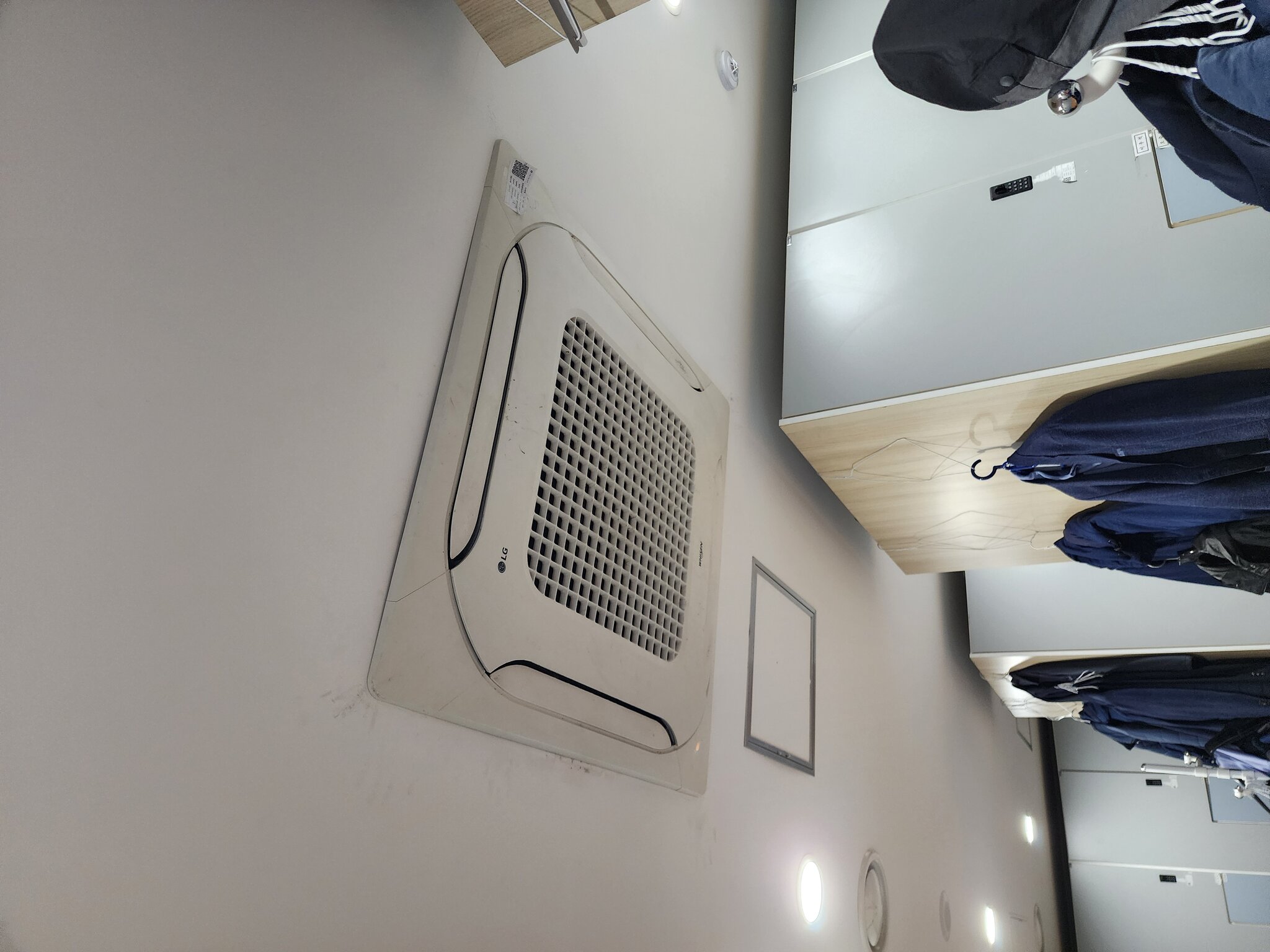 에어컨 설치 작업