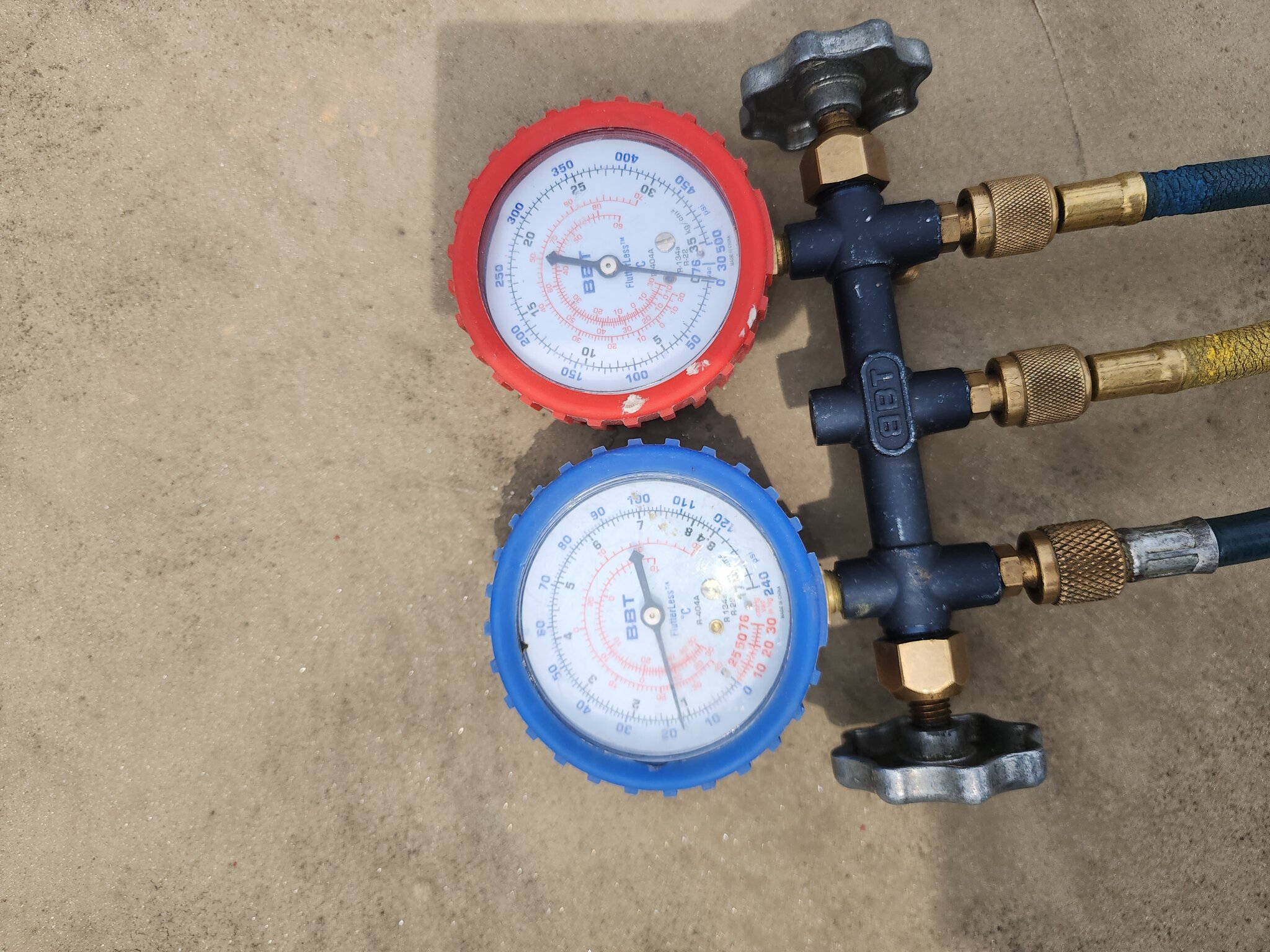 에어컨 수리 작업