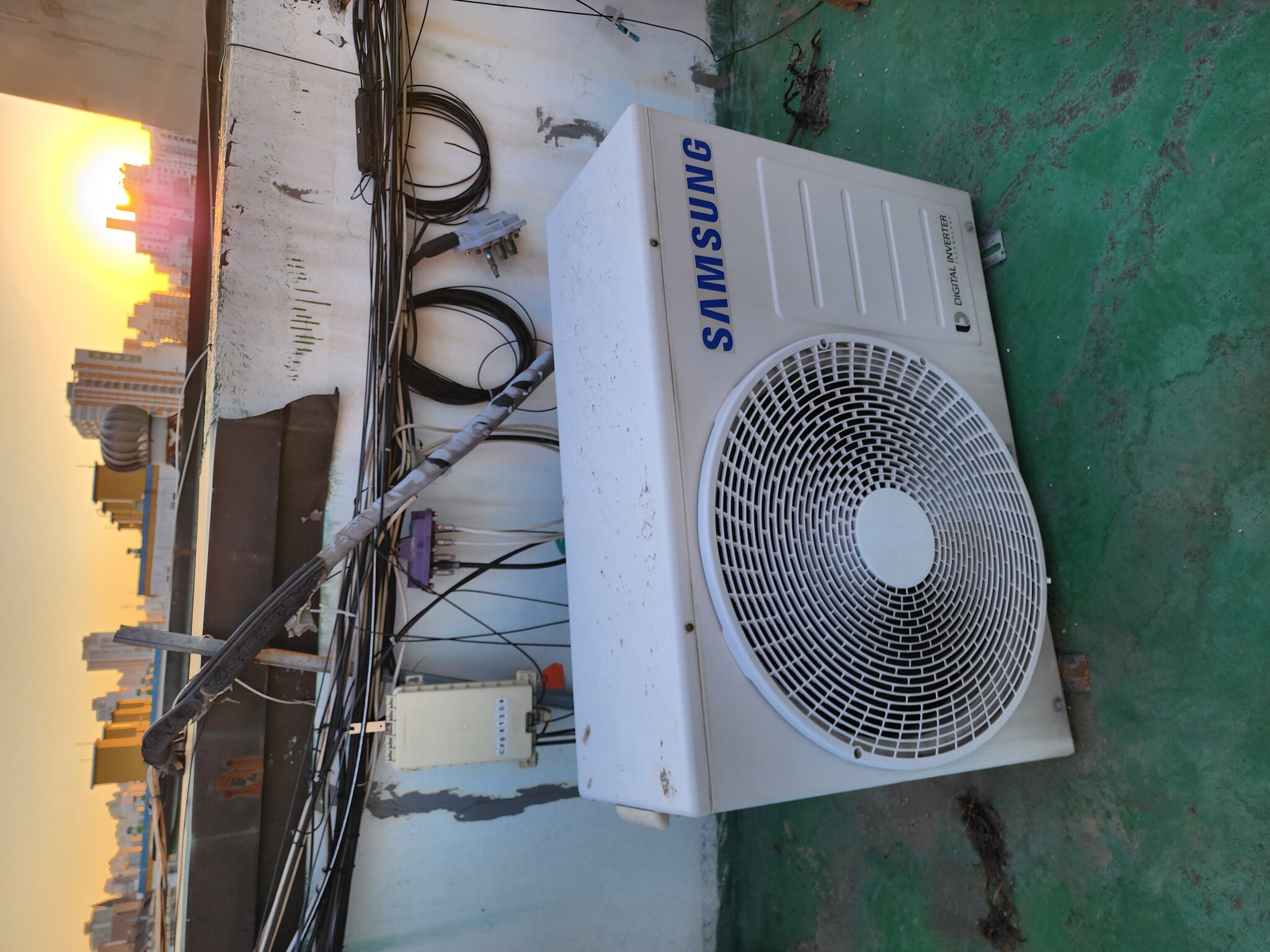 에어컨 수리 작업