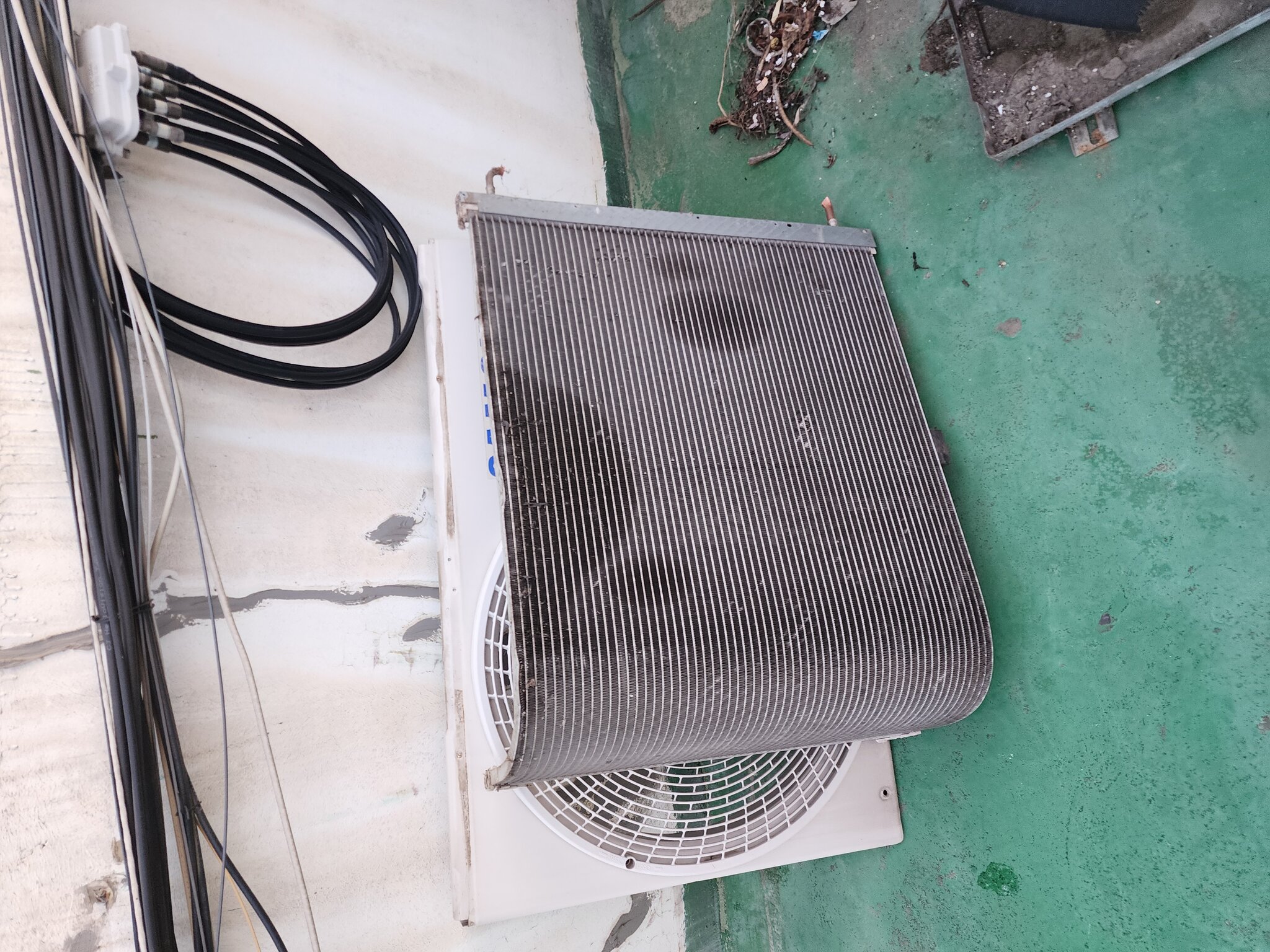 에어컨 수리 작업