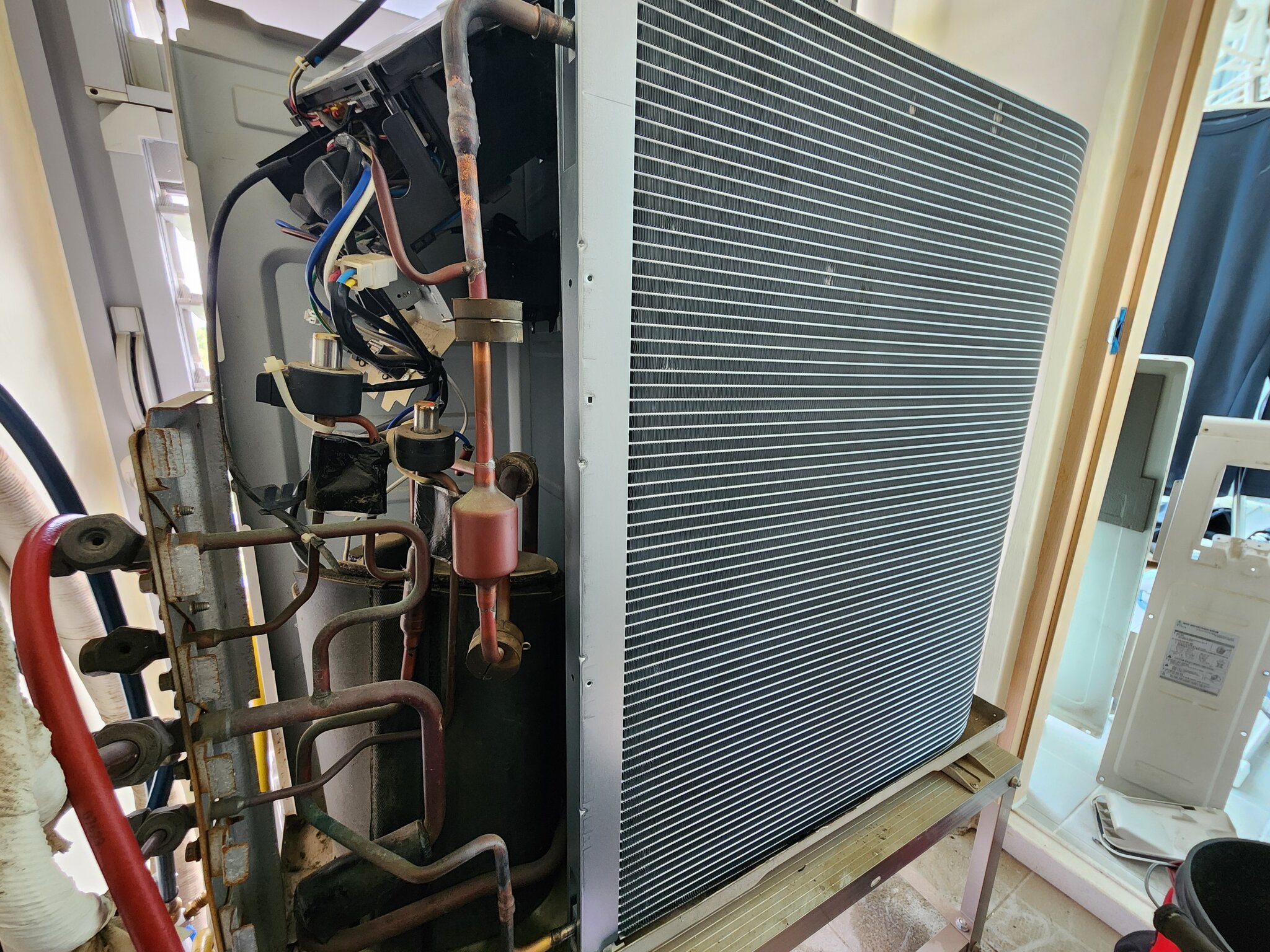 에어컨 수리 작업