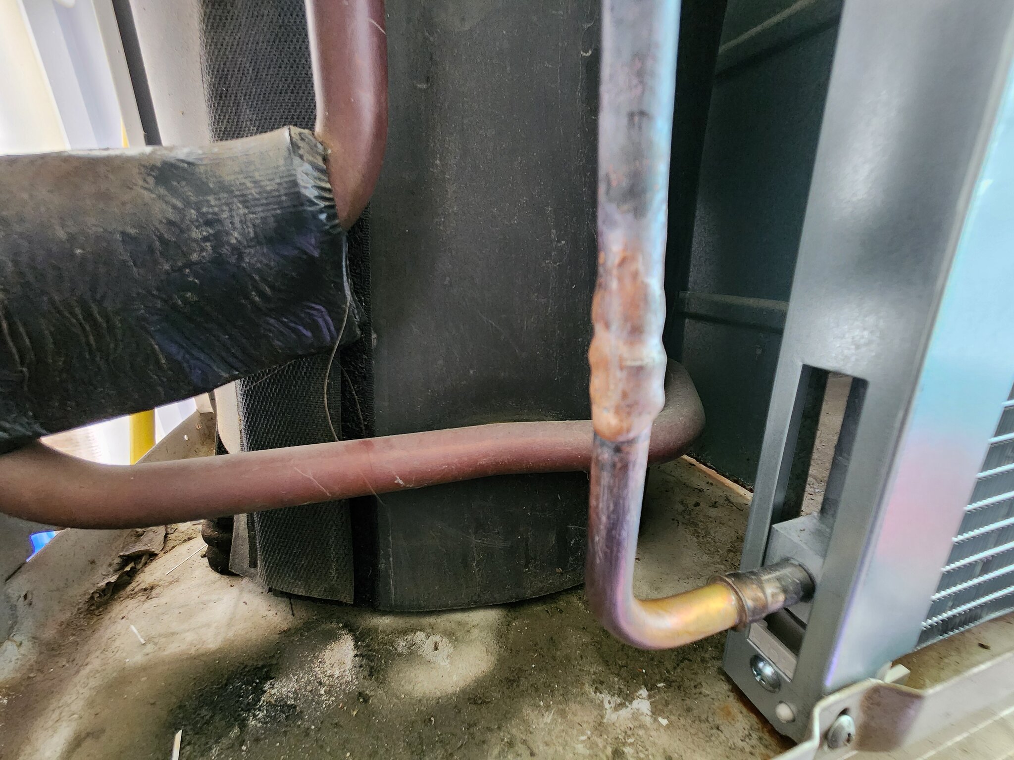 에어컨 수리 작업