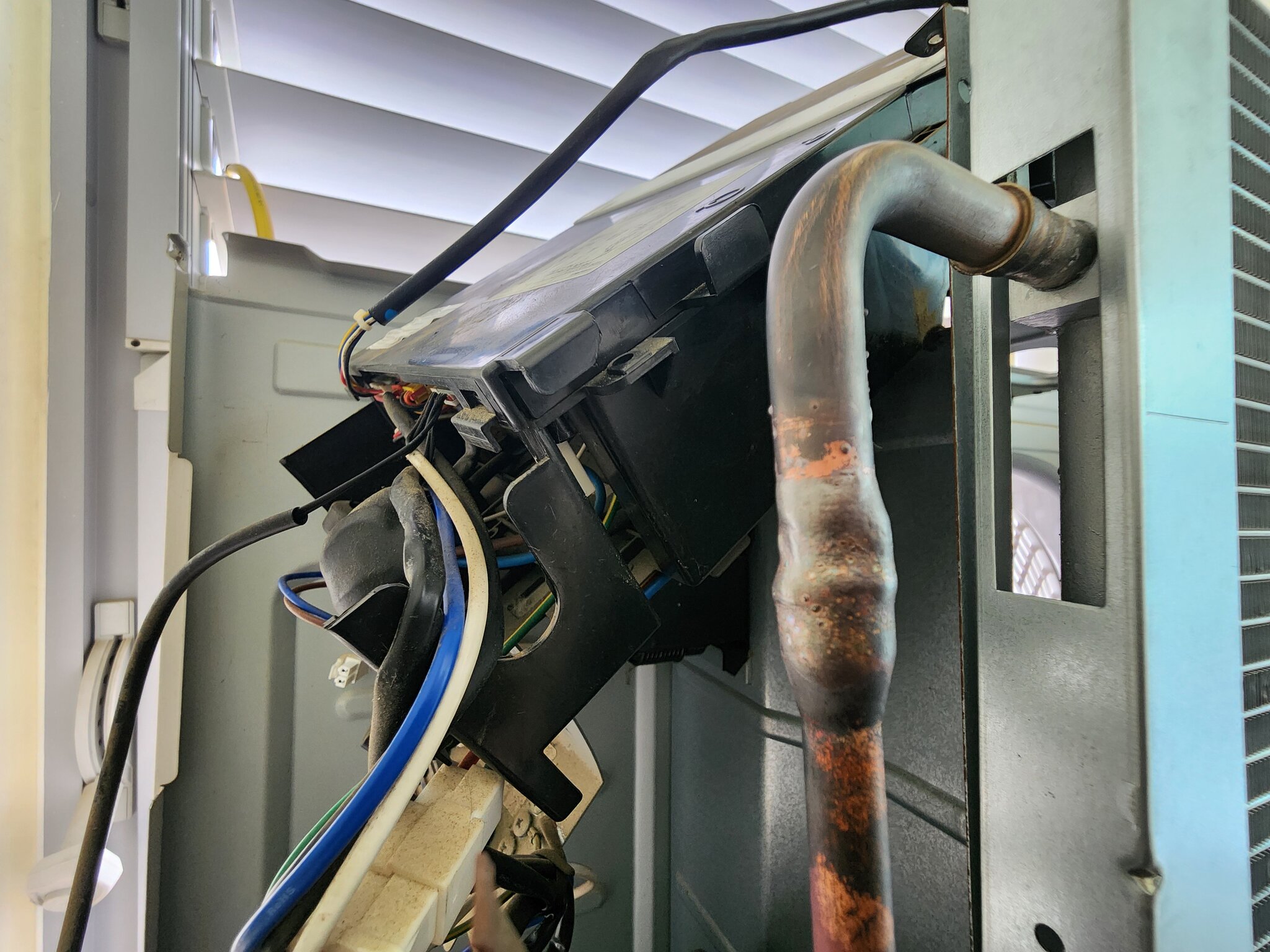 에어컨 수리 작업